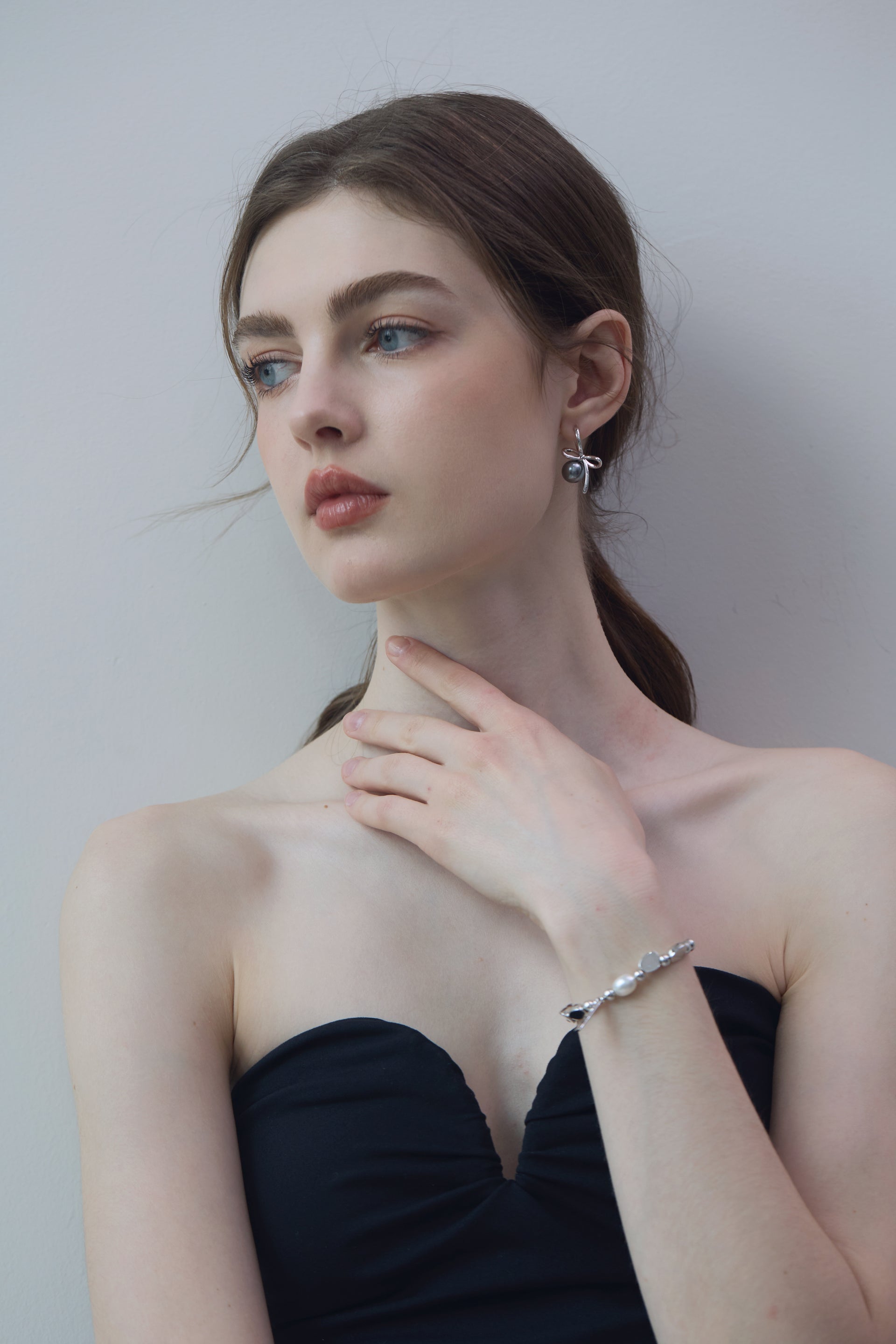 Gray Bow Pearl Earrings