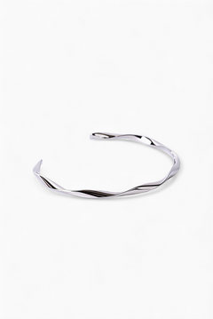 Twist Simplicity Bracelet