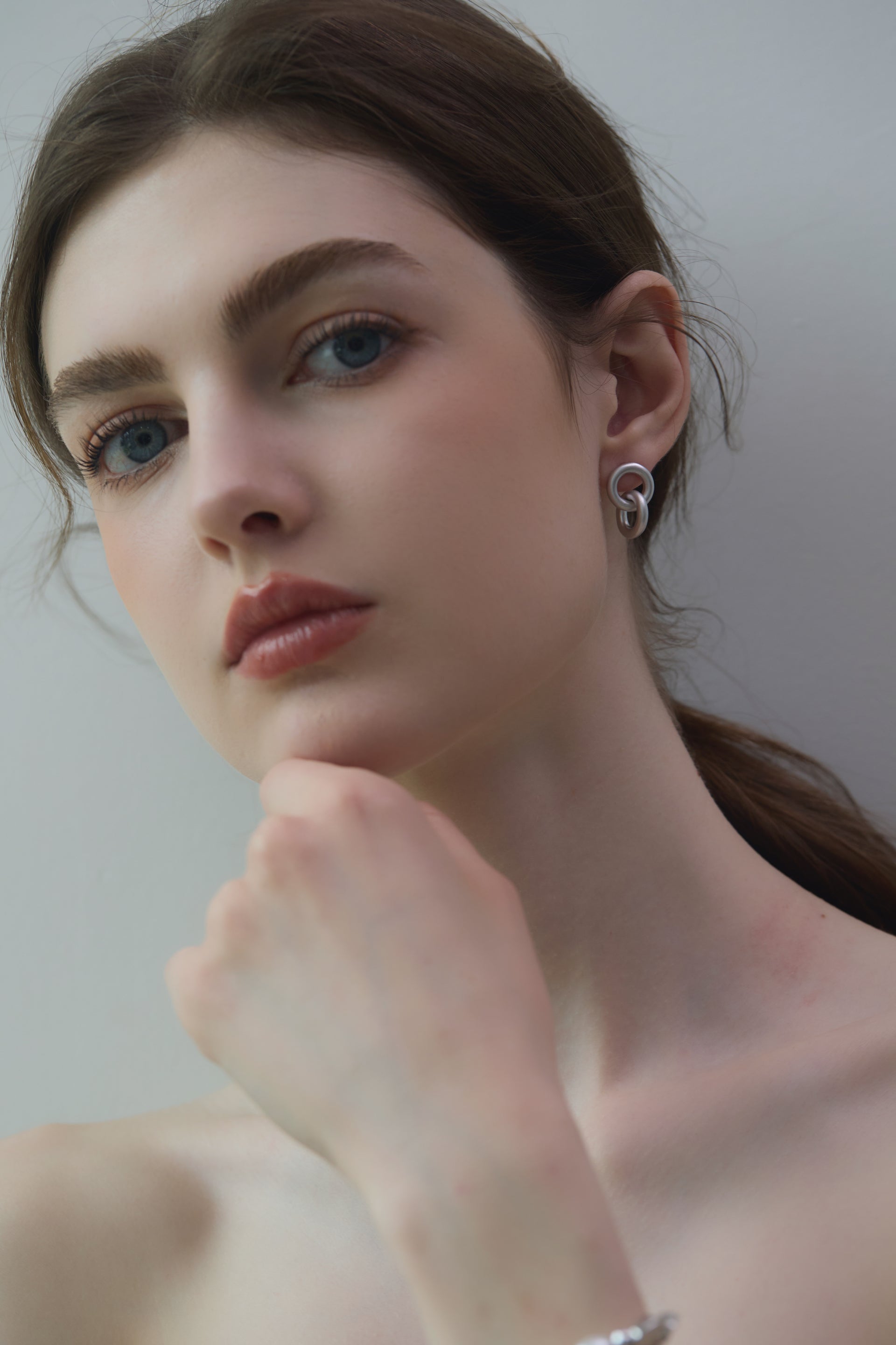 Twin Hoop Clasp