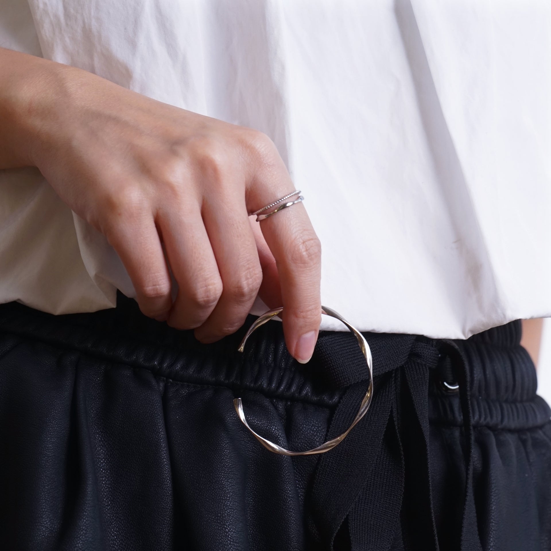 Dual Curve Ring