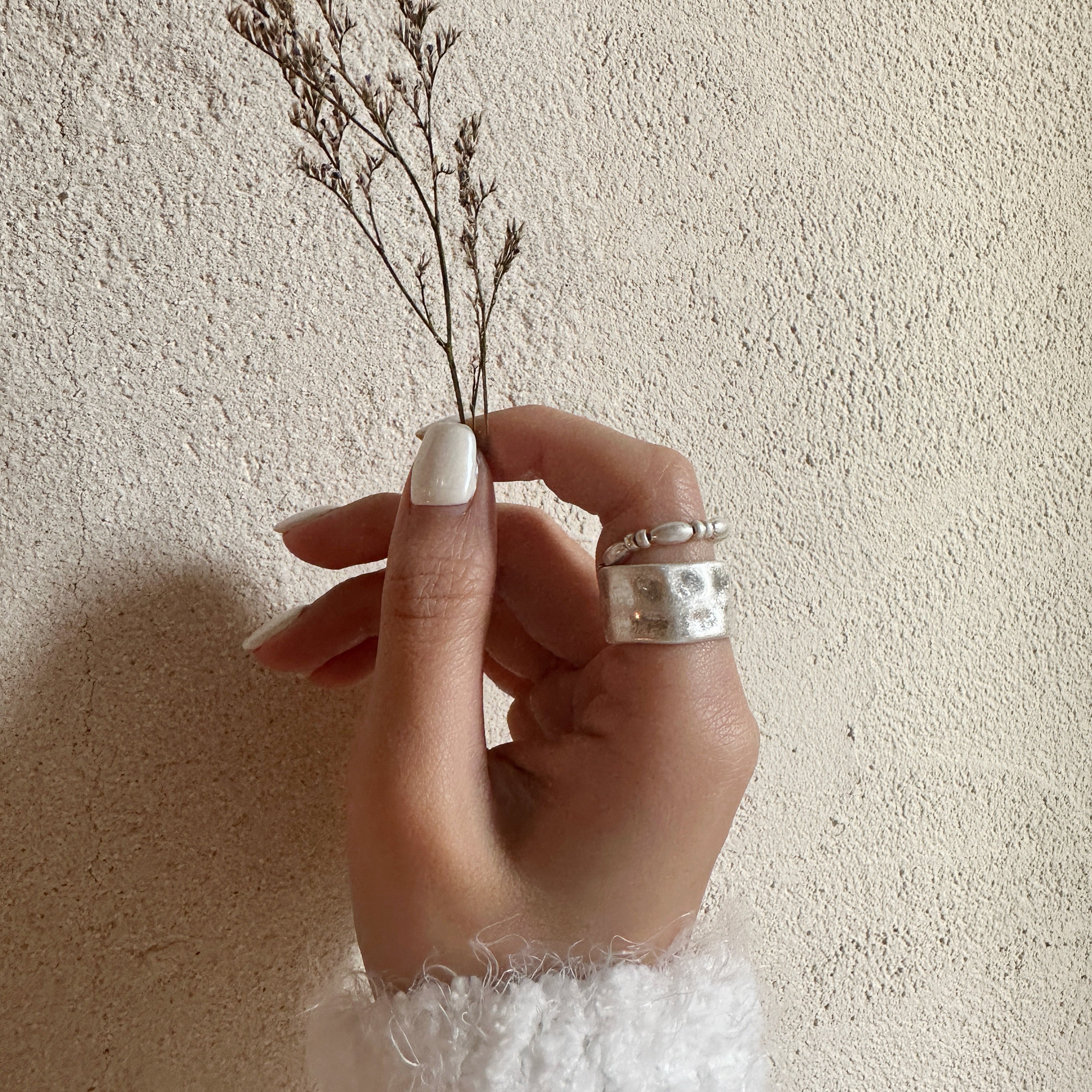 Vintage Wide Bead Ring - Coddle Heaven