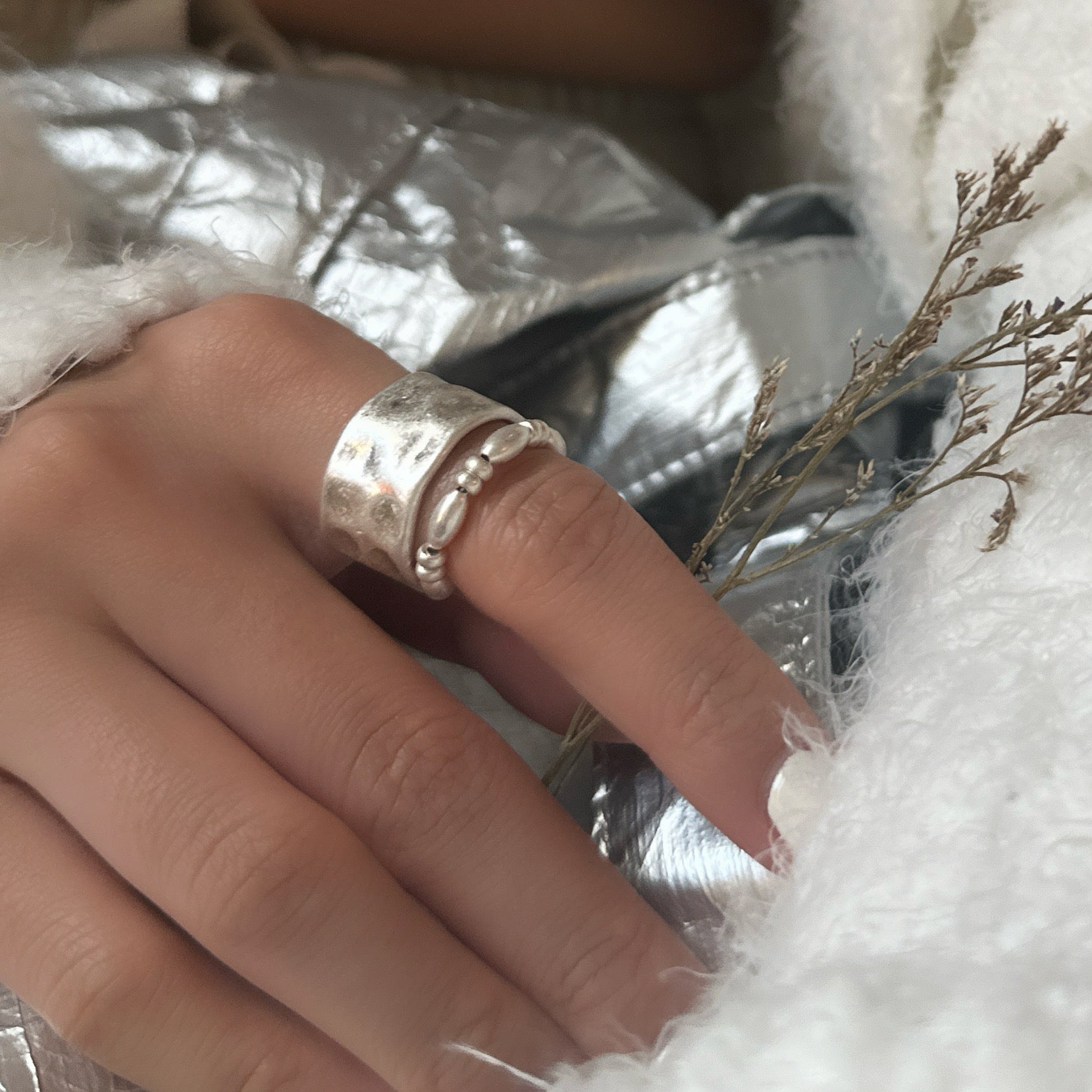 Vintage Wide Bead Ring - Coddle Heaven