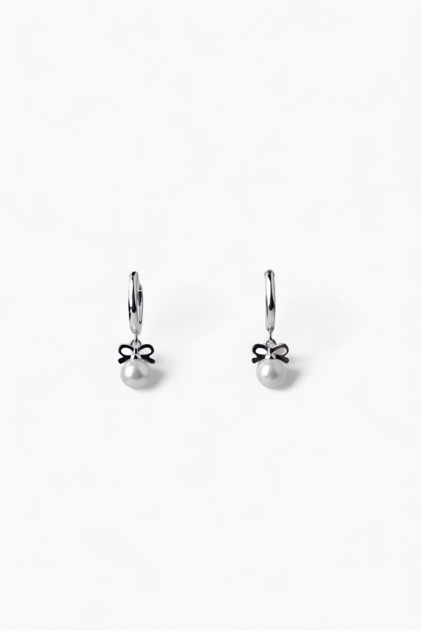 CH Mini Bow Pearl Earrings - Coddle Heaven