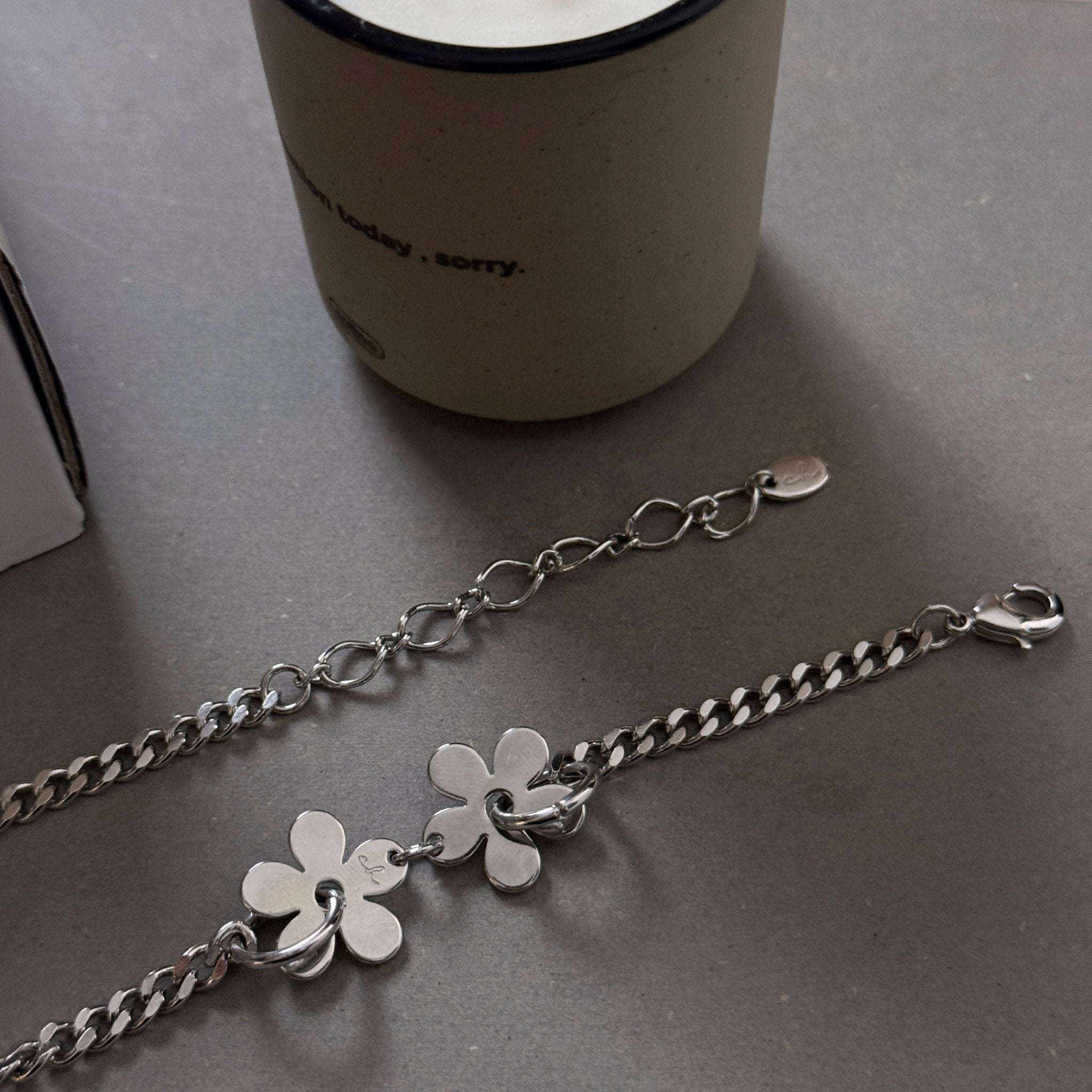 Flower Clasp Necklace - Coddle Heaven