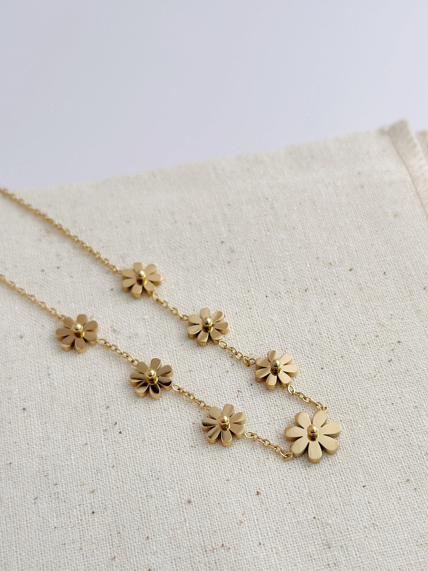 Flower Pendent Necklace - Coddle Heaven