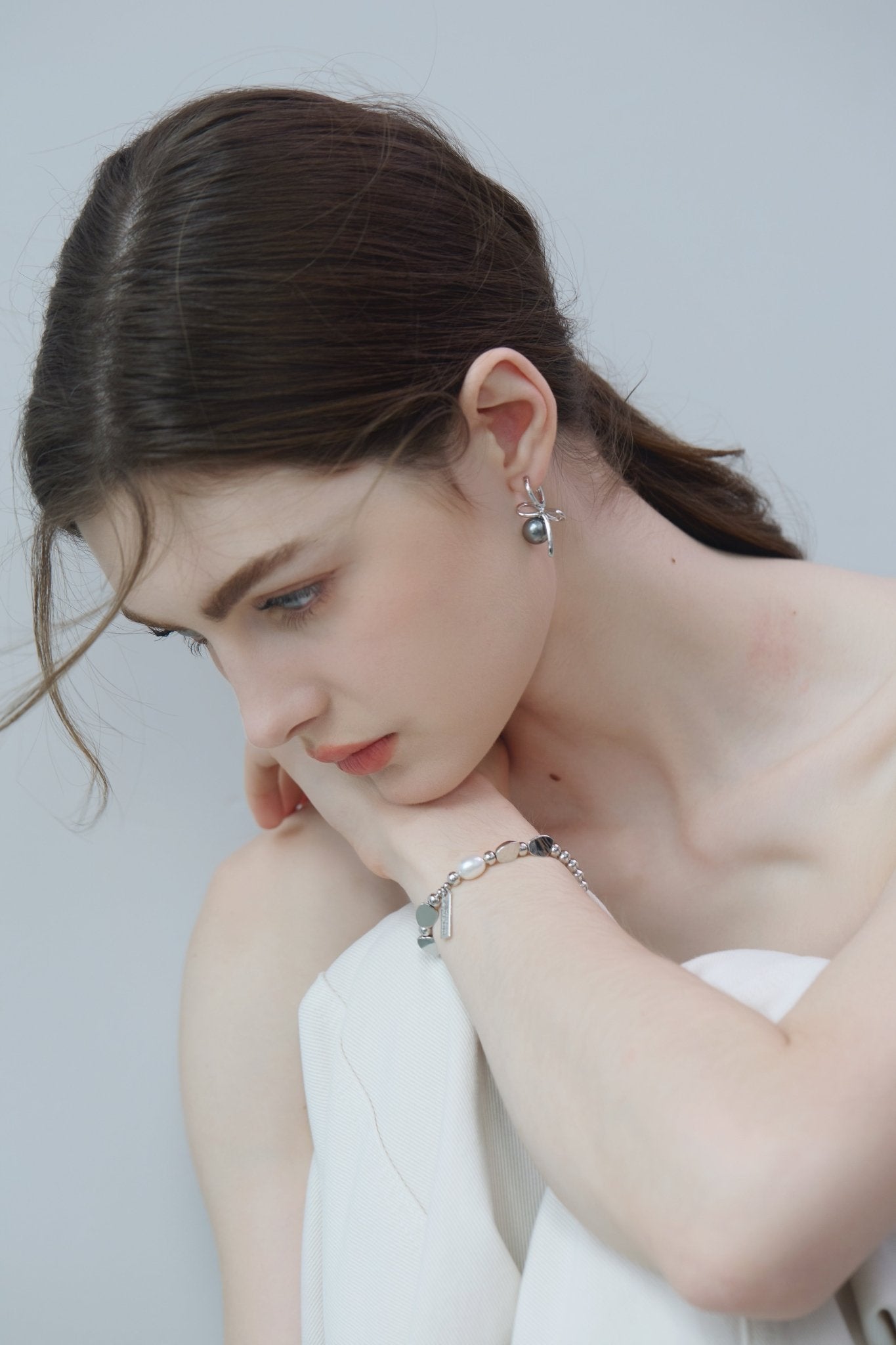 Gray Bow Pearl Earrings - Coddle Heaven