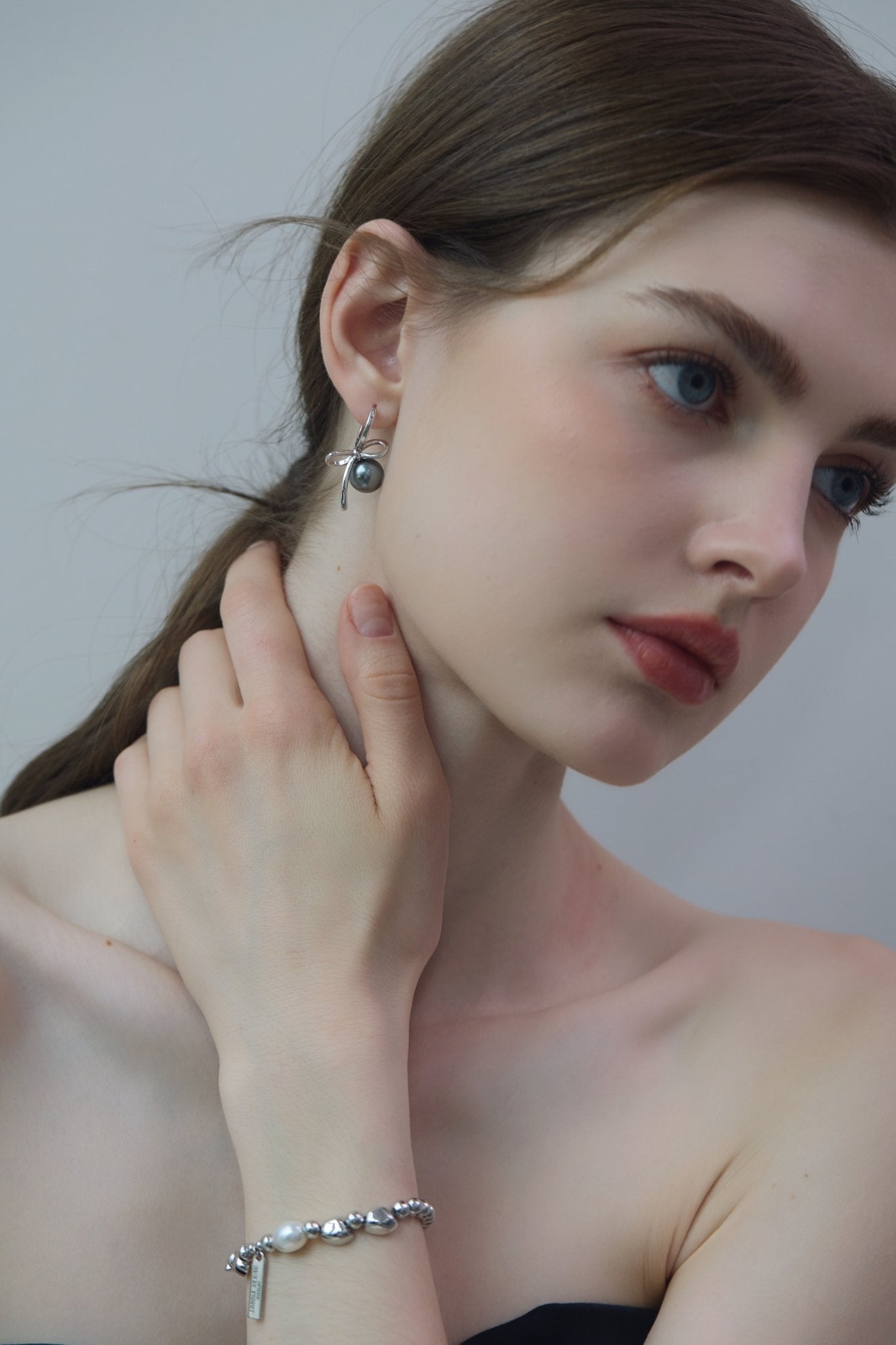 Gray Bow Pearl Earrings - Coddle Heaven