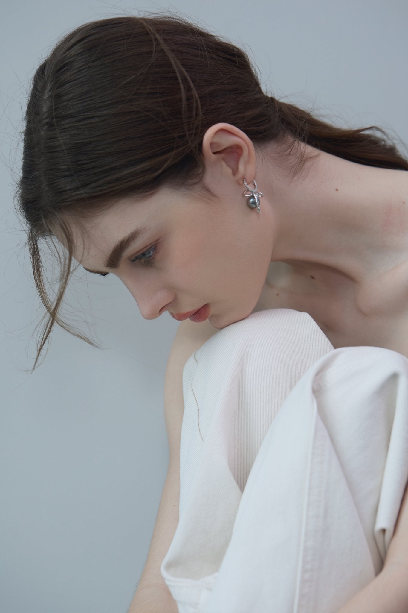 Gray Bow Pearl Earrings - Coddle Heaven