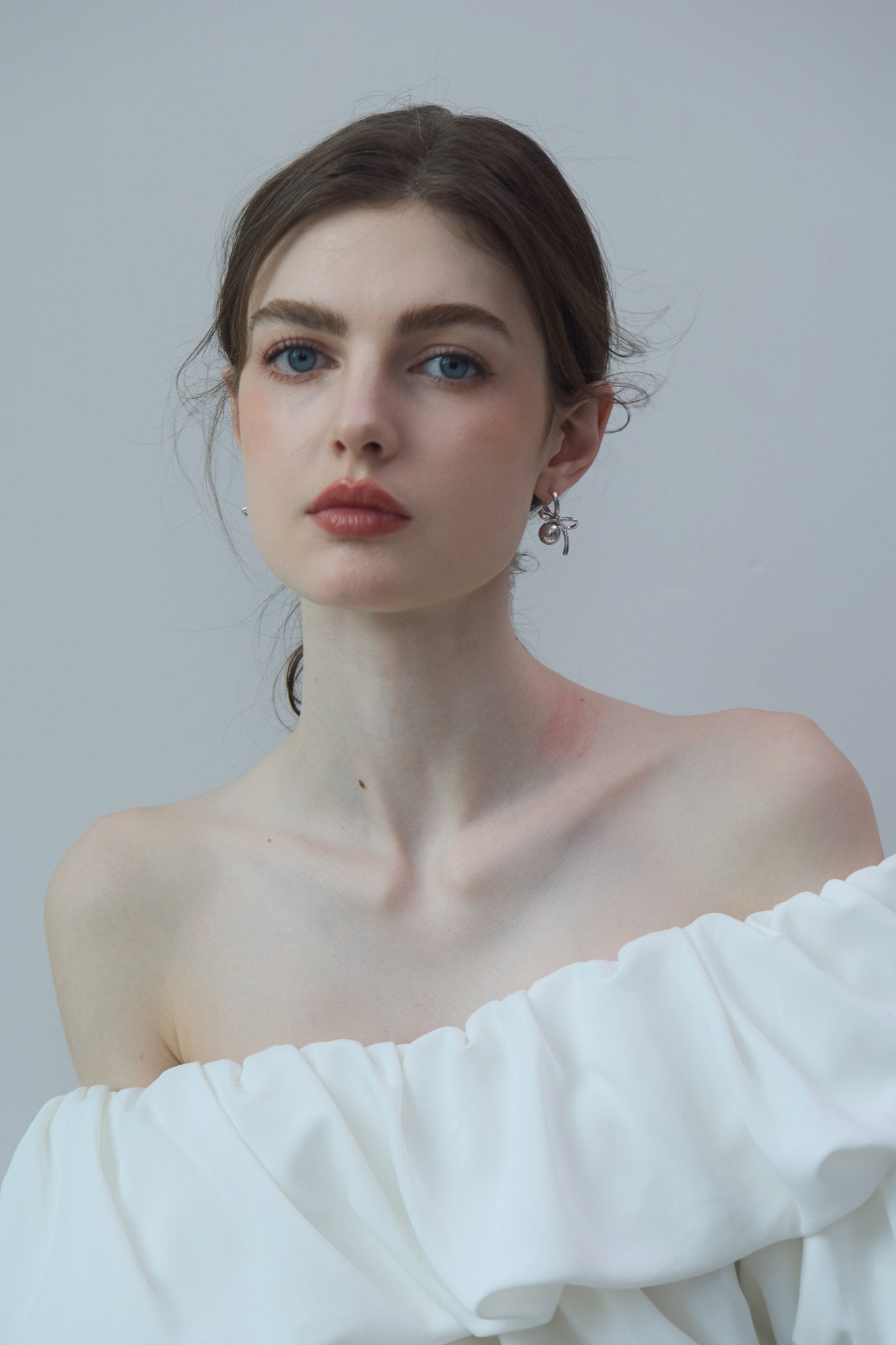 Plain Bow Pearl Earrings - Coddle Heaven
