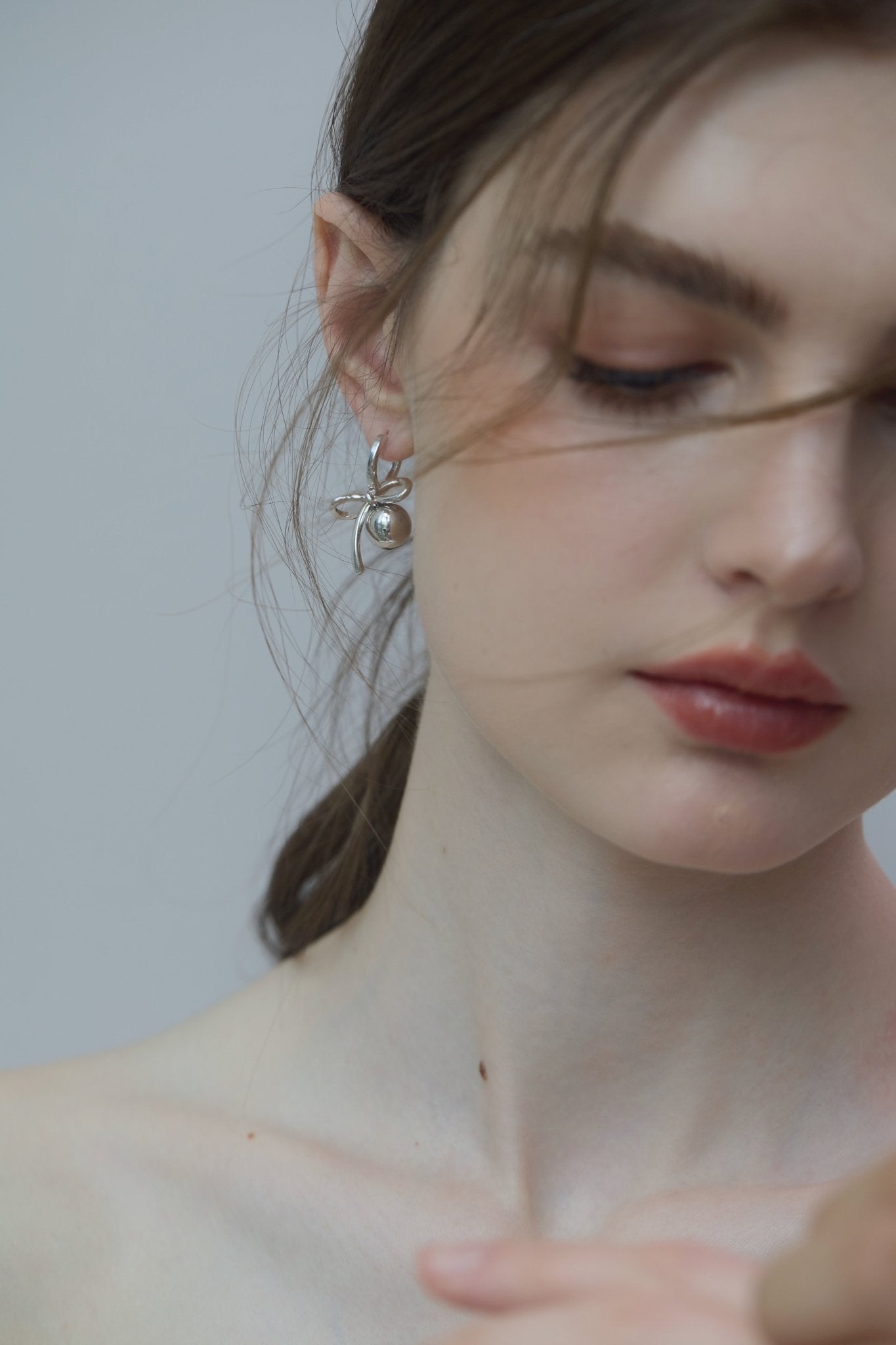 Plain Bow Pearl Earrings - Coddle Heaven