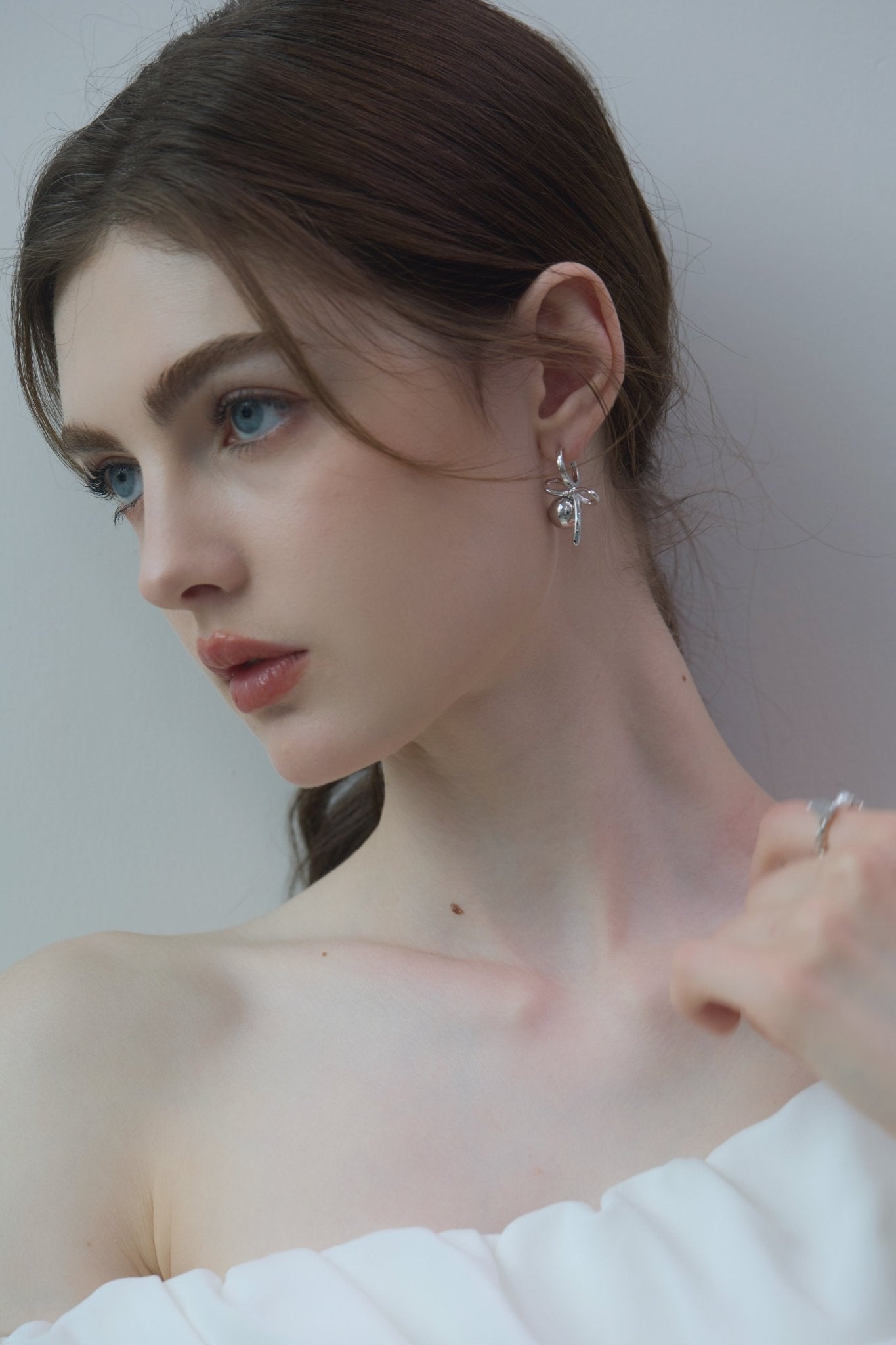 Plain Bow Pearl Earrings - Coddle Heaven