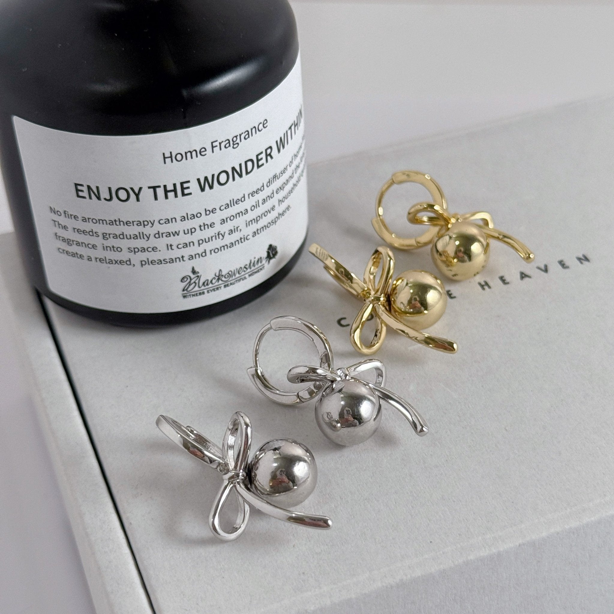 Plain Bow Pearl Earrings - Coddle Heaven
