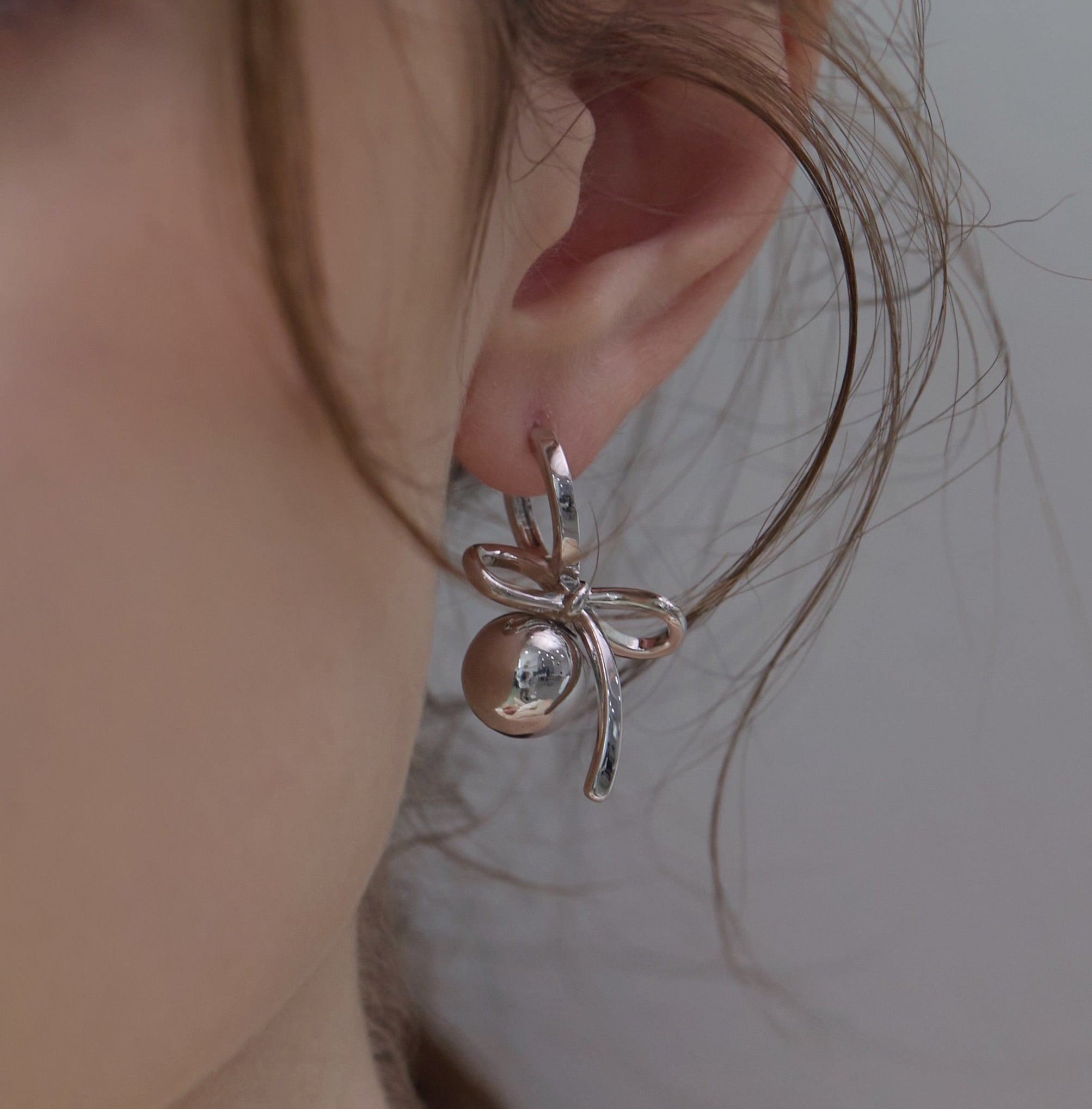 Plain Bow Pearl Earrings - Coddle Heaven