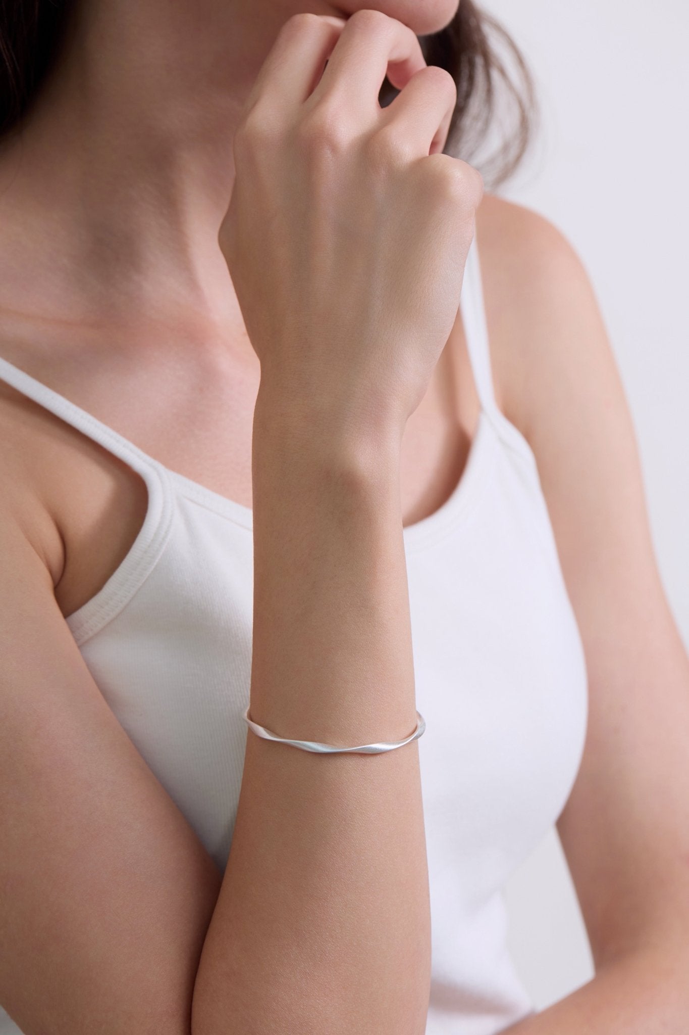 Twist Simplicity Bracelet - Coddle Heaven