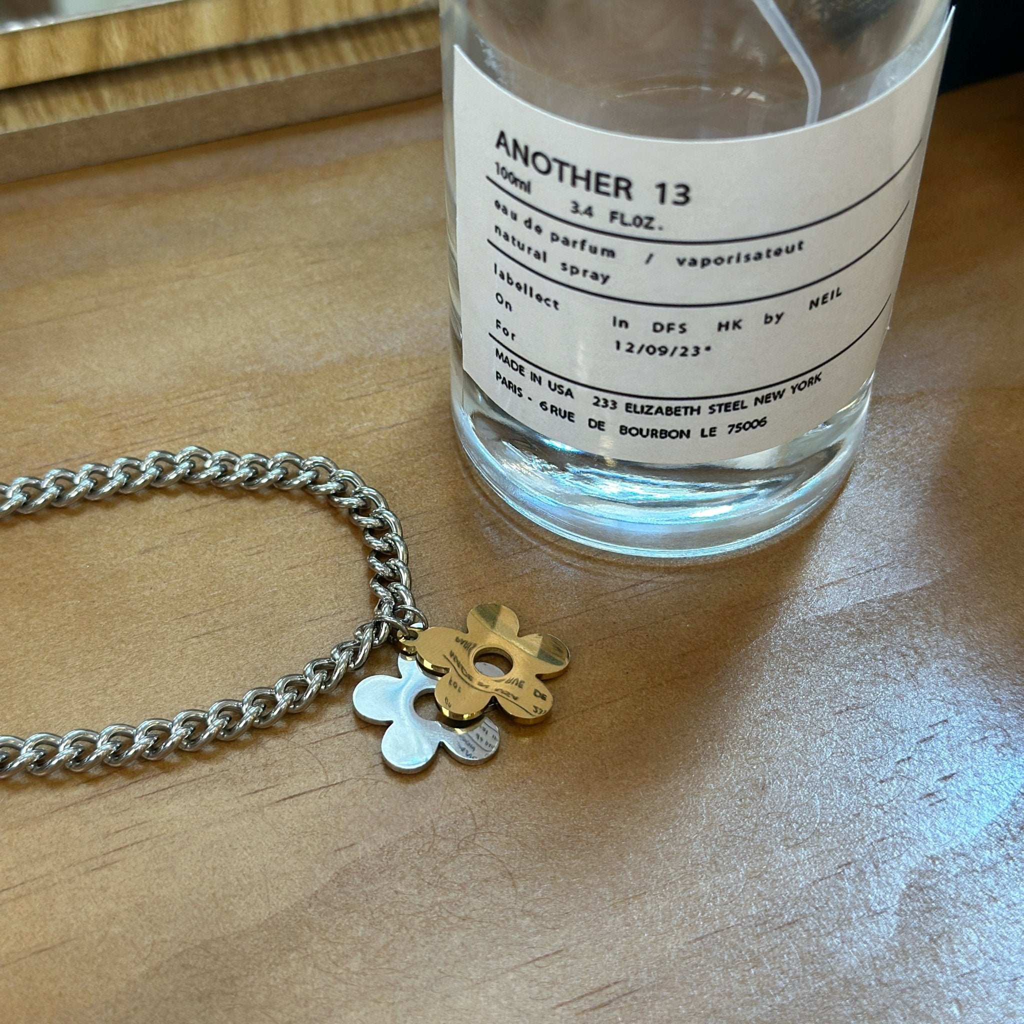 Vibrant Contrast Floral Necklace - Coddle Heaven