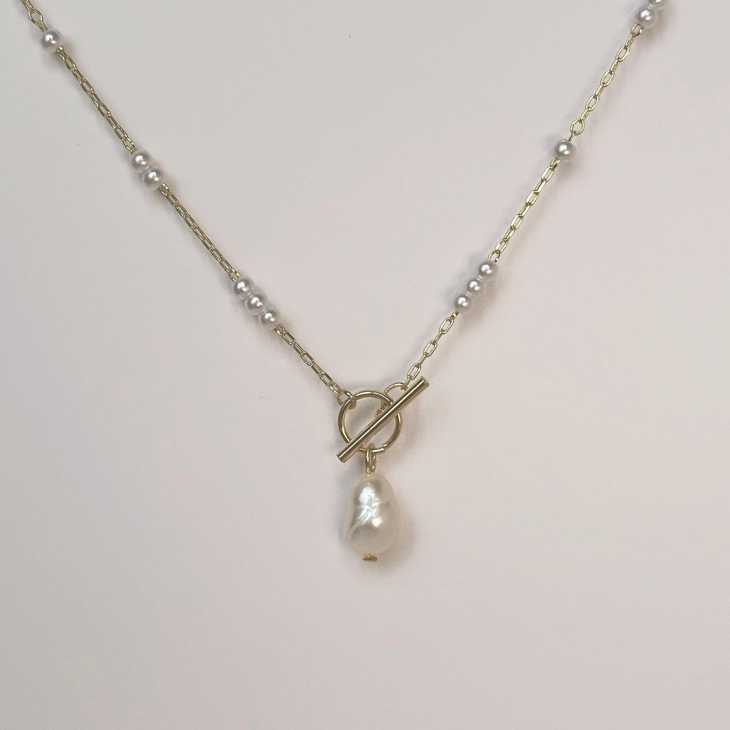 White Pearl Toggle Necklace - Coddle Heaven