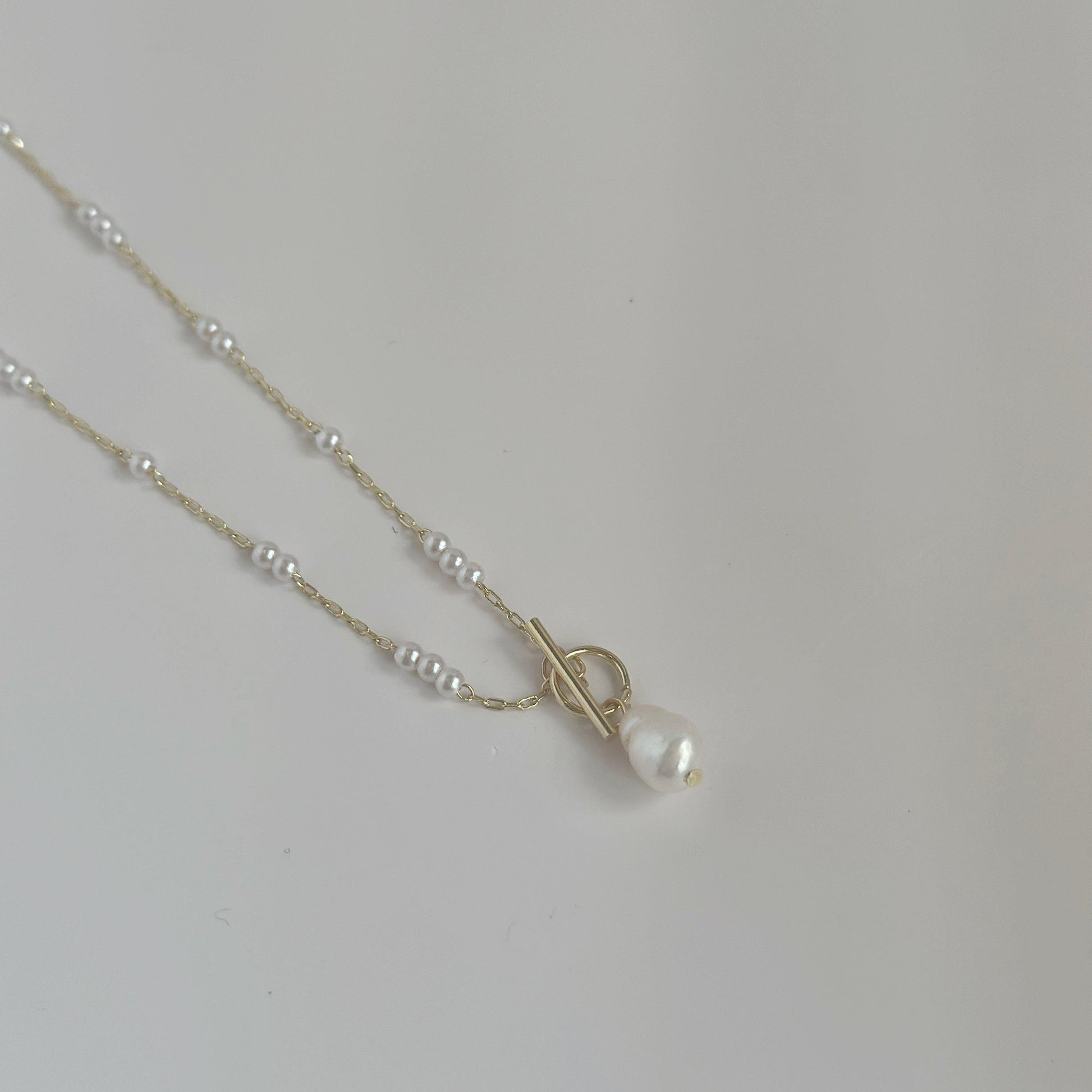 White Pearl Toggle Necklace - Coddle Heaven